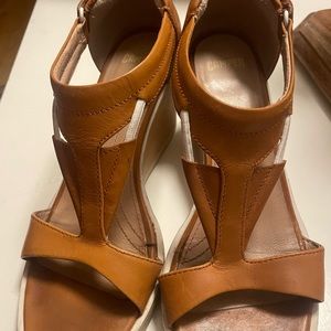 Camper limo wedge sandals